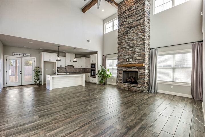 Property Photo:  931 Red Maple Street  AR 72719 