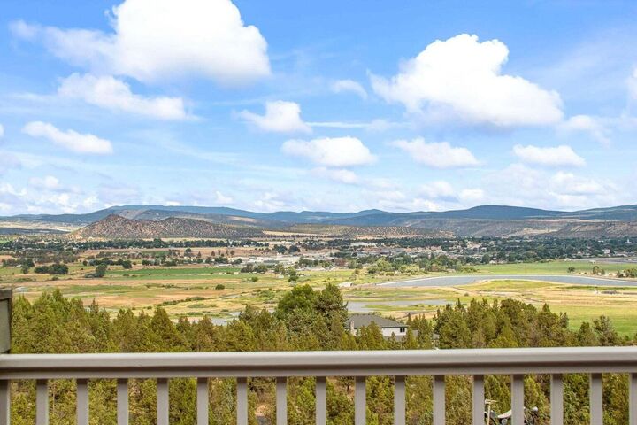 Property Photo:  2483 NW Century Drive  OR 97754 