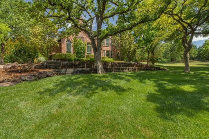 Property Photo: 1300 Oak Springs Lane OK 73034