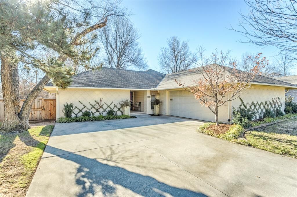 Property Photo:  1100 Westchester Drive  OK 73114-1620 