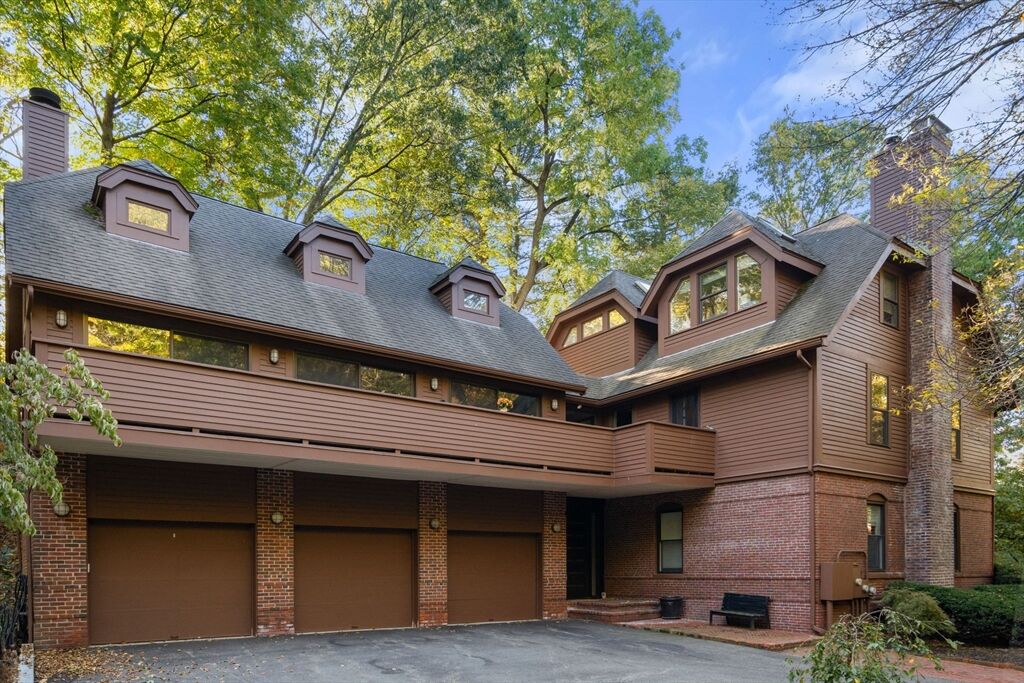 Property Photo:  241 Perkins Street G-102  MA 02130 