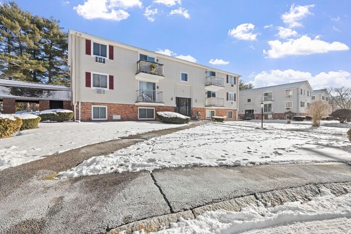 Property Photo:  10 Royal Dane Dr 85  MA 02050 