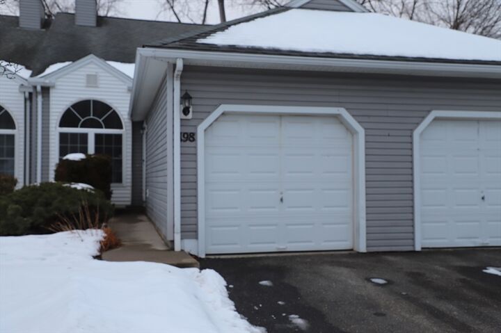 Property Photo:  198 Brookfield Lane 198  MA 01001 