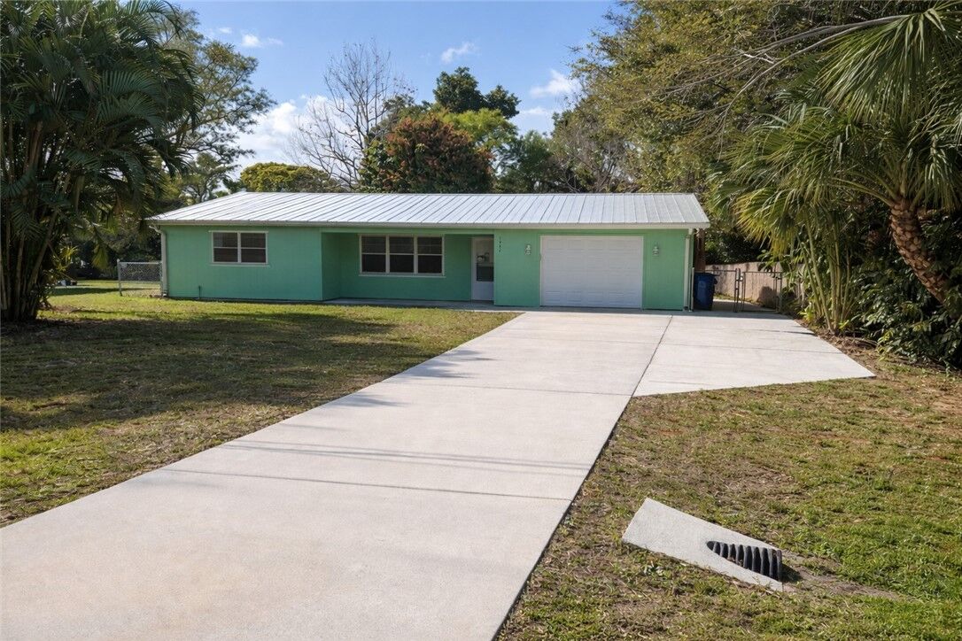 Property Photo:  1331 Barber Street  FL 32958 