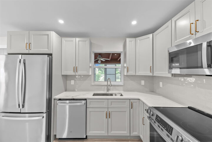 Property Photo:  908 Lighthouse Drive  FL 33408 