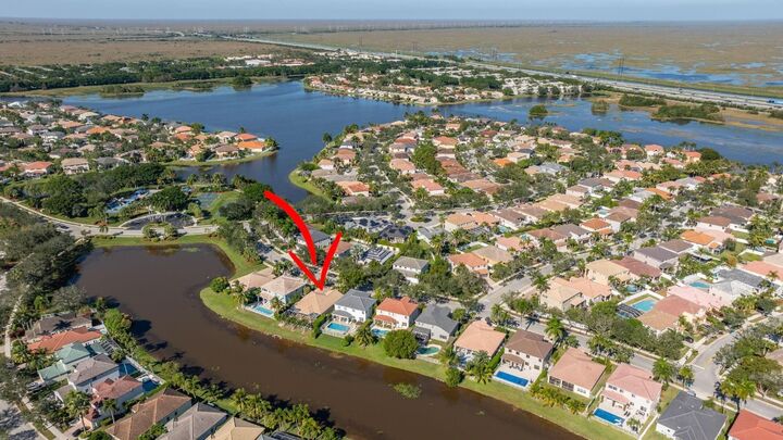 Property Photo:  1012 Fairfield Meadows Drive  FL 33327 