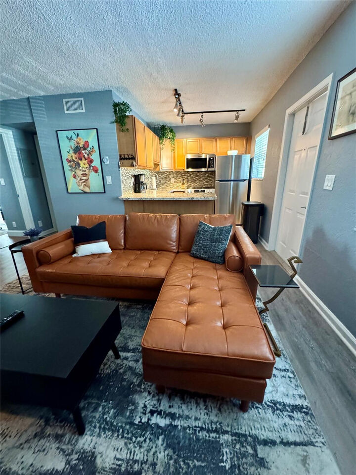 Property Photo:  2660 NE 8th Avenue 211  FL 33334 