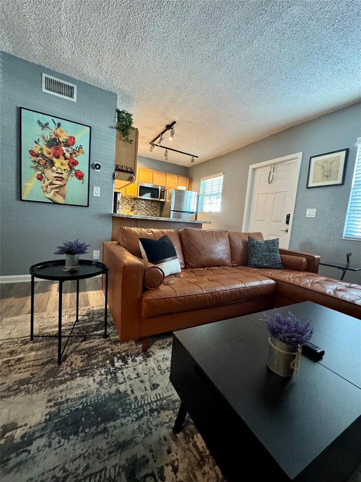 Property Photo:  2660 NE 8th Avenue 211  FL 33334 