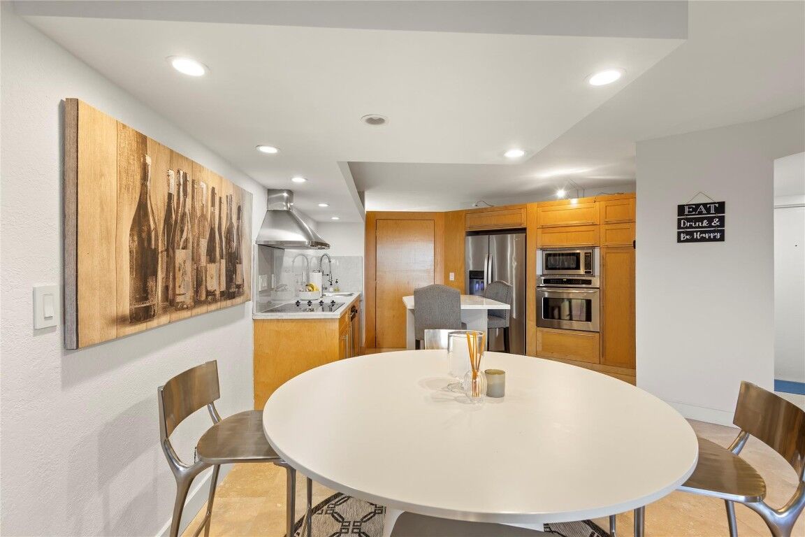 Property Photo:  1401 S Federal Highway 510  FL 33432 