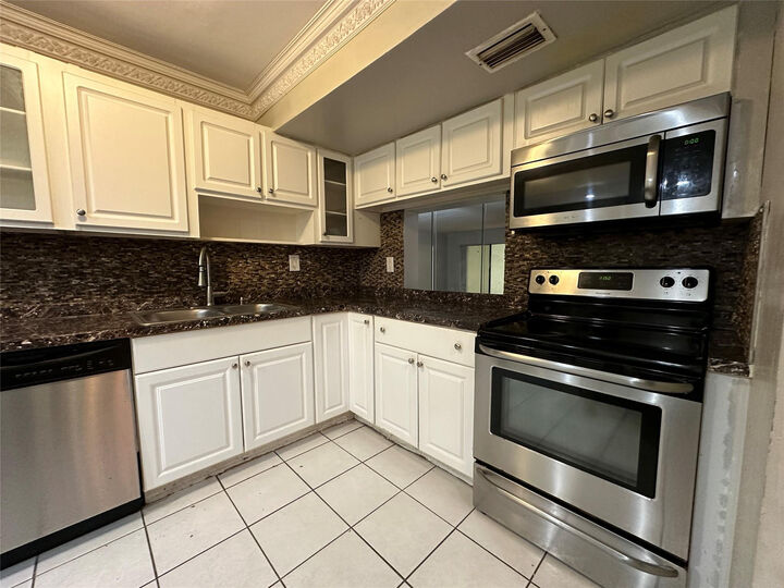 Property Photo: 6630 Racquet Club Drive 163 FL 33319