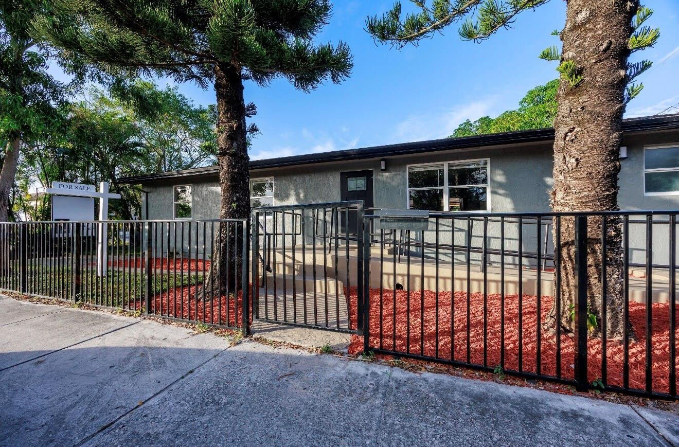 Property Photo:  800 NW 6th Avenue  FL 33060 