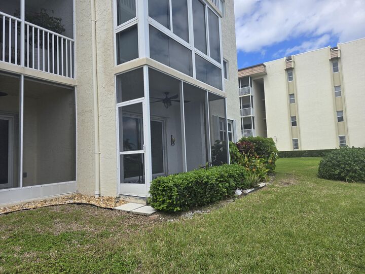 Property Photo:  646 Snug Harbor Drive H101  FL 33435 