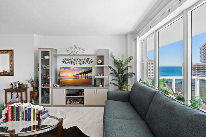 Property Photo:  3300 NE 36th Street 1711  FL 33308 