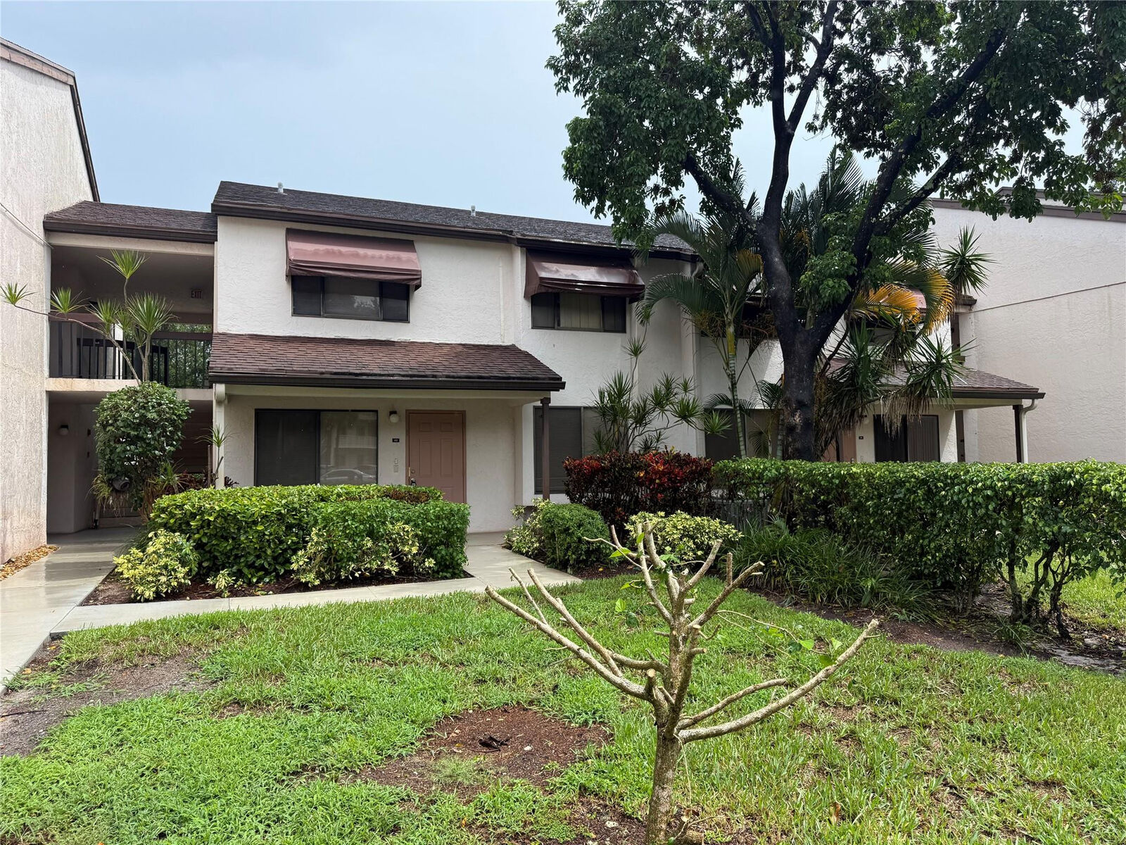 Property Photo: 5068 Rose Hill Drive 103 FL 33437