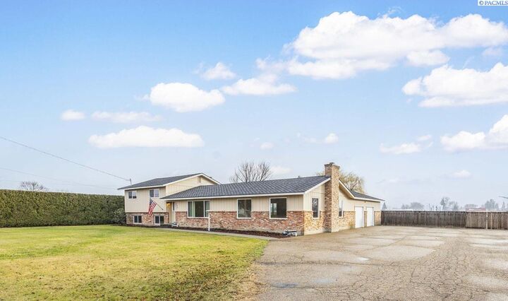 Property Photo: 790 Bonnieview Road WA 98930