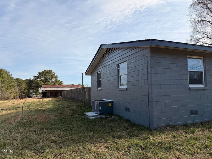 Property Photo:  206 West Road  NC 27501 