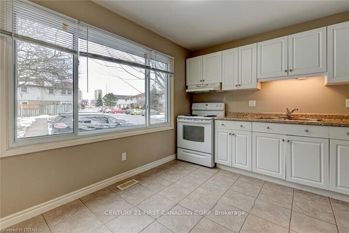 Property Photo:  690 Little Grey Street 122  ON N5Z 4M9 