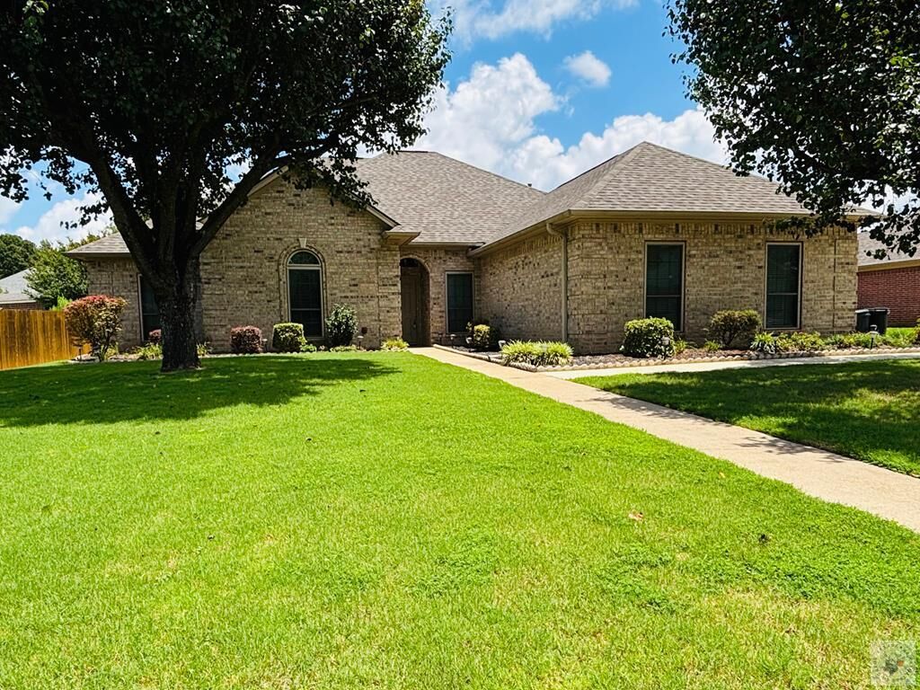 Property Photo:  6014 Cathedral  AR 71854 