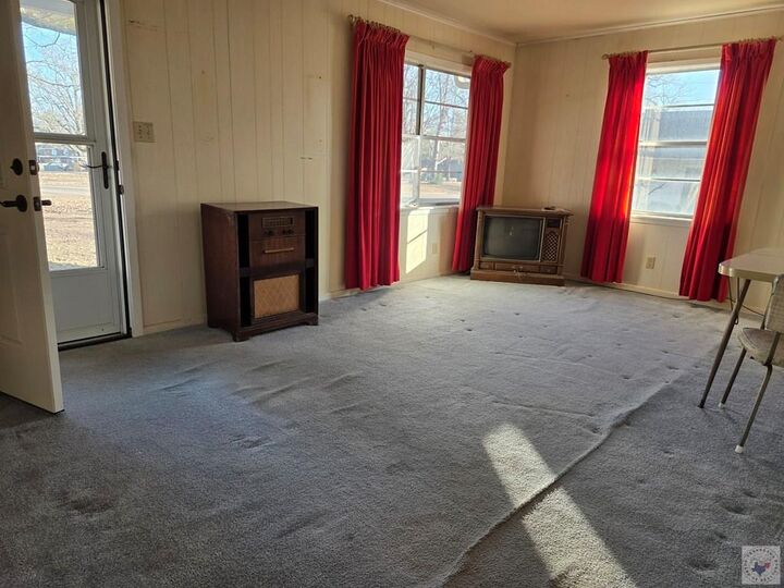 Property Photo: 3701 Olive St TX 75503