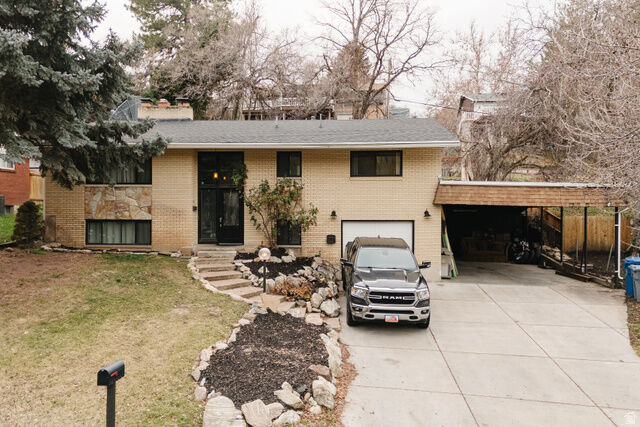 Property Photo: 5055 Kiwana Dr UT 84403