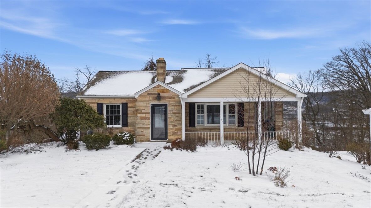 Property Photo:  268 Coraopolis Road  PA 15108 