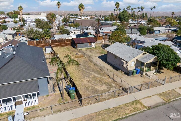 Property Photo:  512 San Emidio Street  CA 93268 
