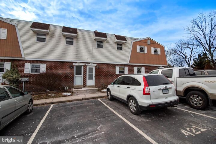 Property Photo: 421 Village Lane PA 19464
