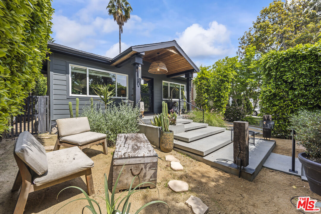 Property Photo:  7733 Lexington Ave  CA 90046 