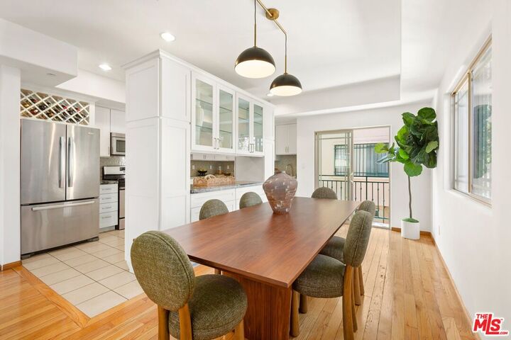 Property Photo: 822 N McCadden Pl CA 90038