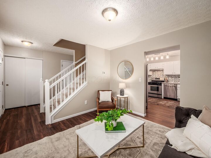 Property Photo:  1344 Trabue Woods Boulevard  OH 43228 