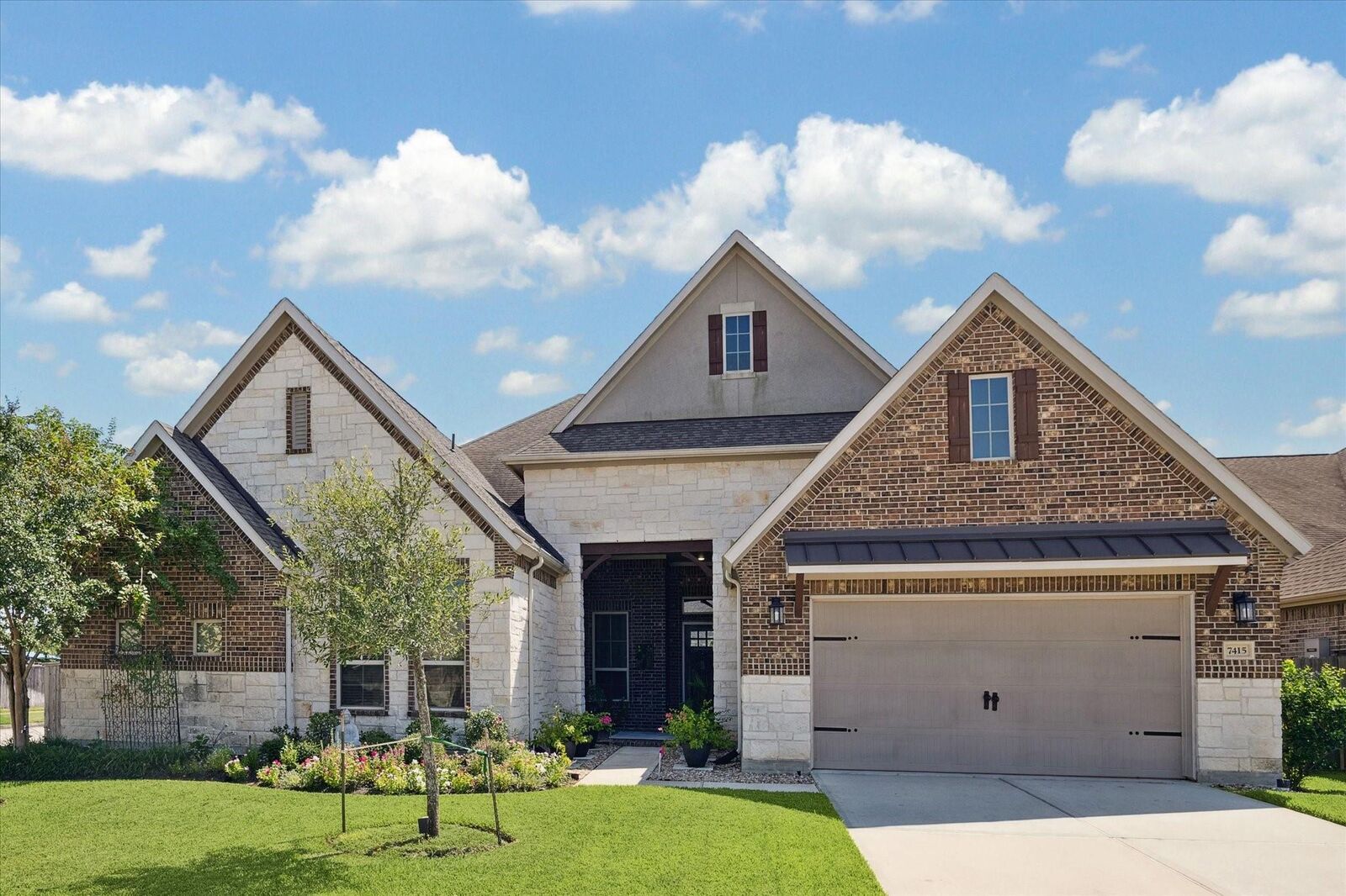 Property Photo:  7415 Tudor Heights Lane  TX 77379 