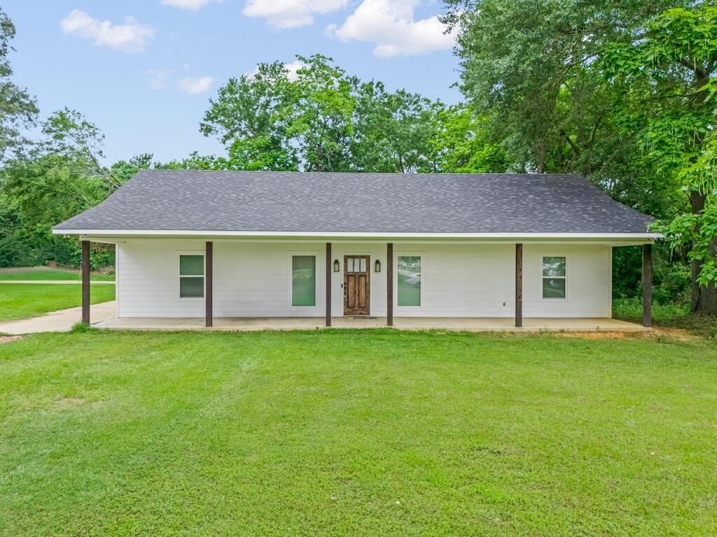 Property Photo:  119 Crawford Street  TX 75644 