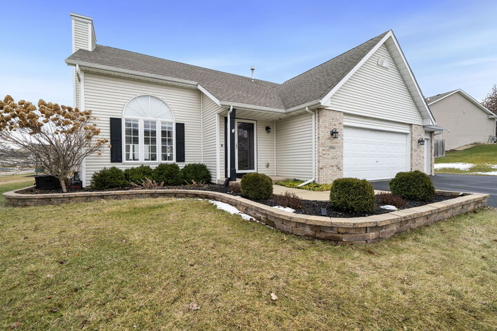 Property Photo:  12441 Woodcrest Lane  IL 61073 