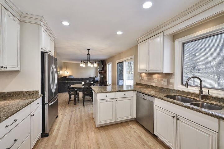 Property Photo:  3830 Anjou Lane  IL 60192 