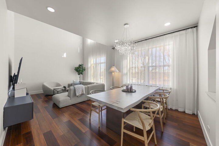 Property Photo:  1081 Bartholdi Court  IL 60188 