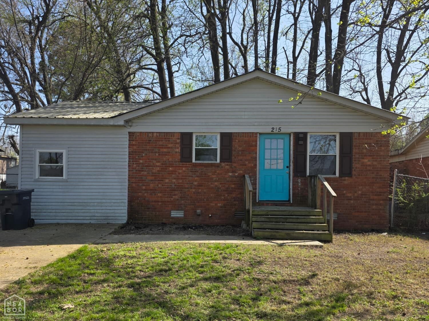 Property Photo:  215 Pine Street  AR 72401 
