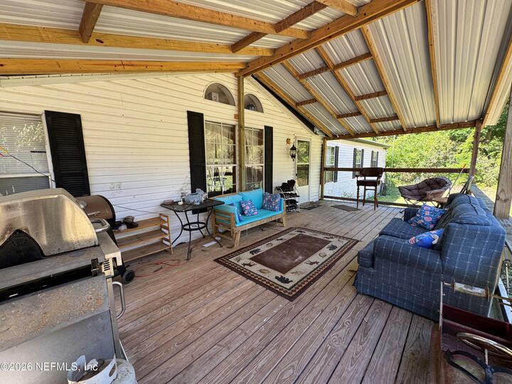 Property Photo: 119 Chandler Street FL 32148