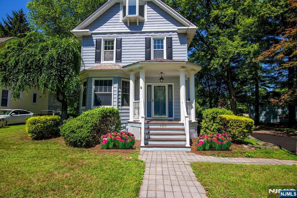 Property Photo:  126 Grant Avenue  NJ 07626 