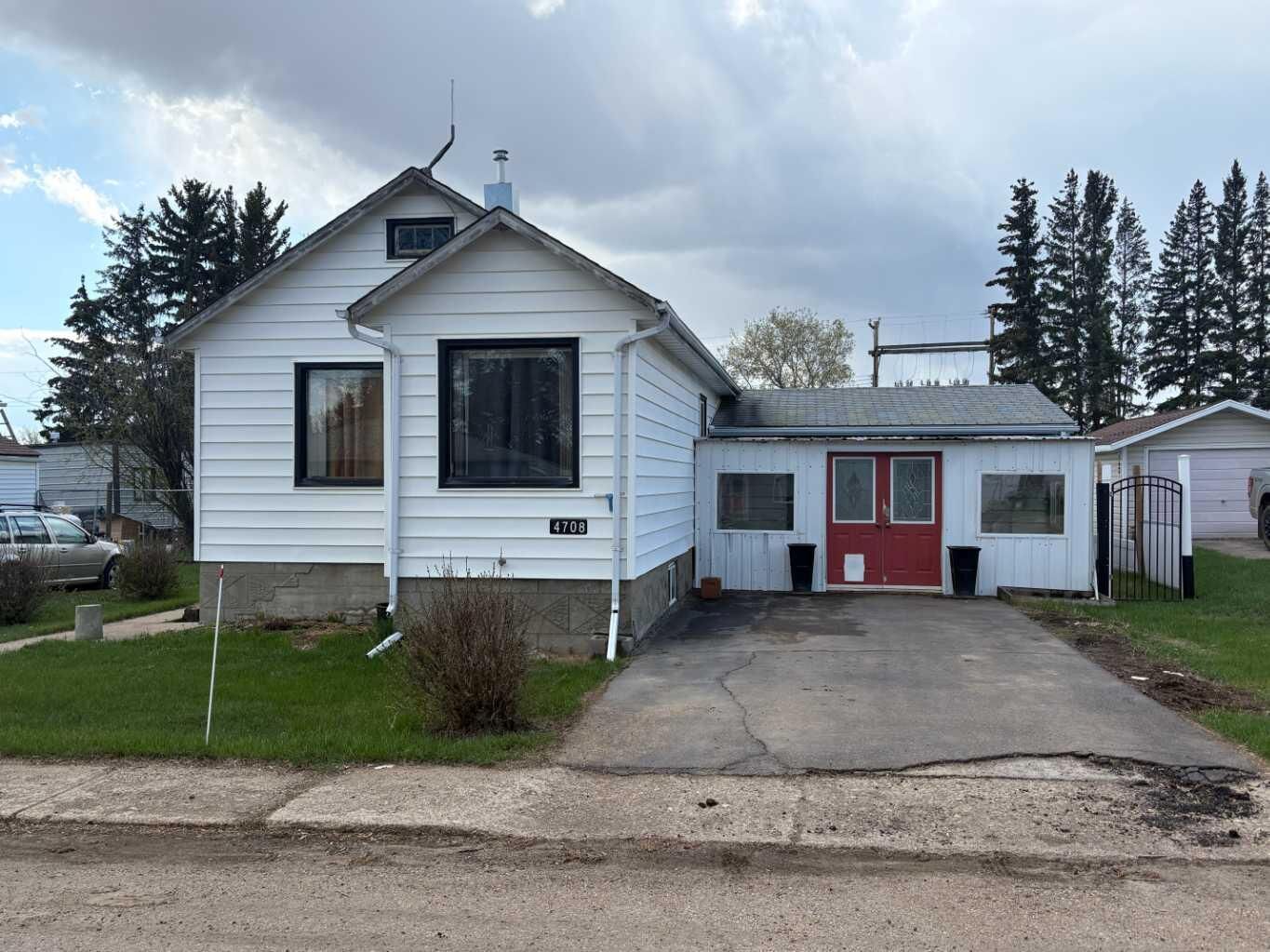 Property Photo:  4708 50 Street  AB T0B 3K0 