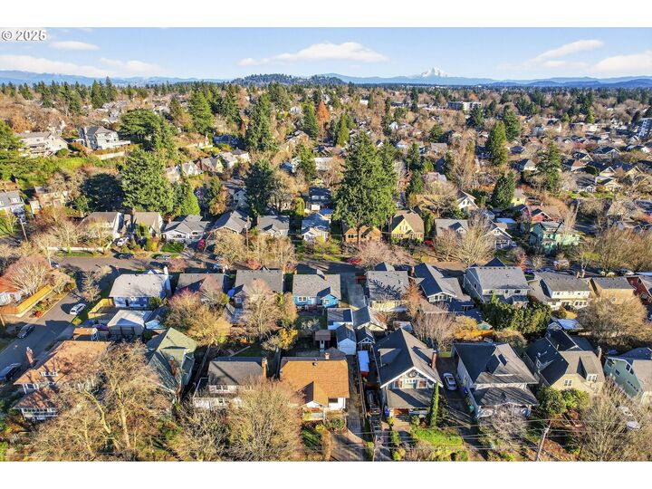 Property Photo: 2614 NE 42nd Ave OR 97213