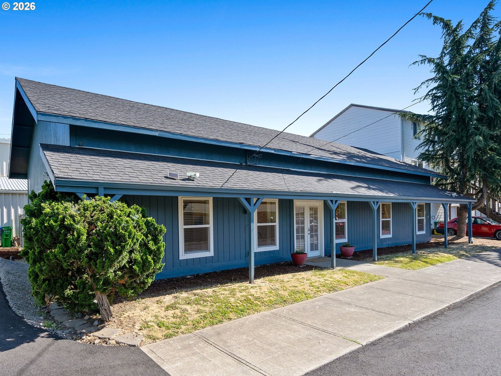 Property Photo:  2541 SE 136th Ave  OR 97236 