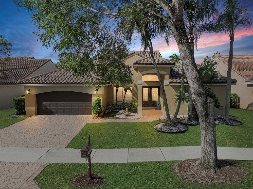 Property Photo:  833 Verona Lake Drive  FL 33326 