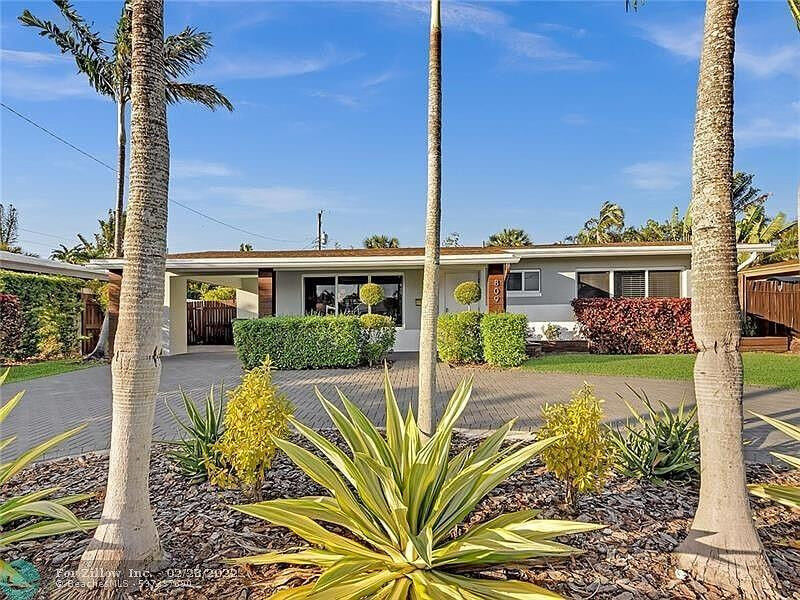 Property Photo:  809 NW 28th Street  FL 33311 