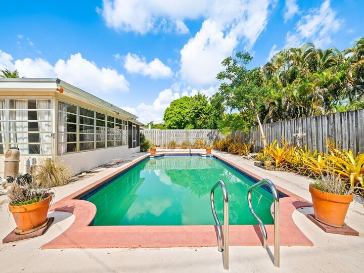 Property Photo: 2341 SW 15th Street FL 33312