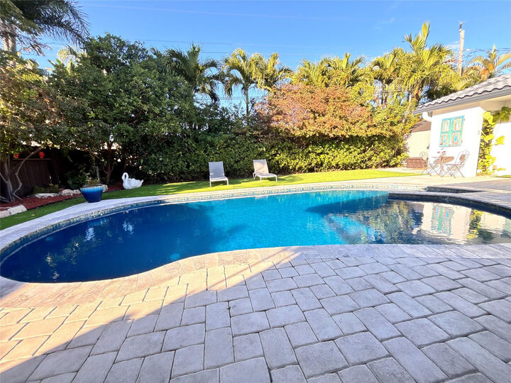 Property Photo: 2051 NE 59th Court FL 33308