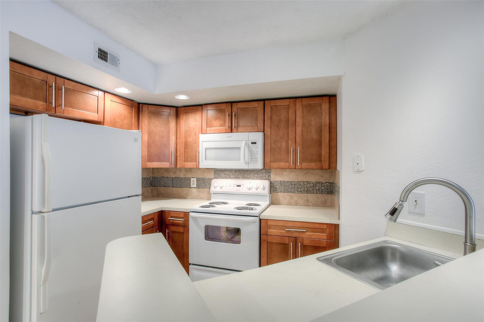 Property Photo: 663 Vista Isles Drive 1714 FL 33325