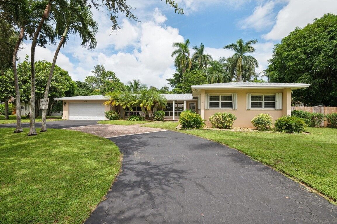 Property Photo:  812 Holly Lane  FL 33317 