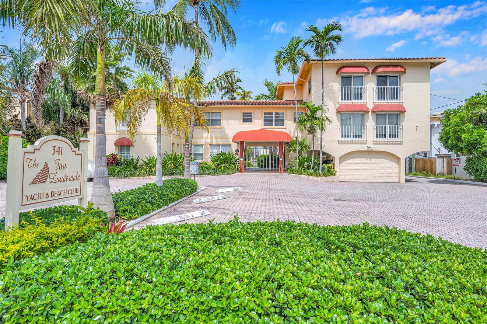 Property Photo: 341 N Birch Road 204 FL 33304