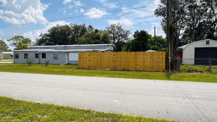 Property Photo:  4701 Ferdinand Avenue  FL 33870 
