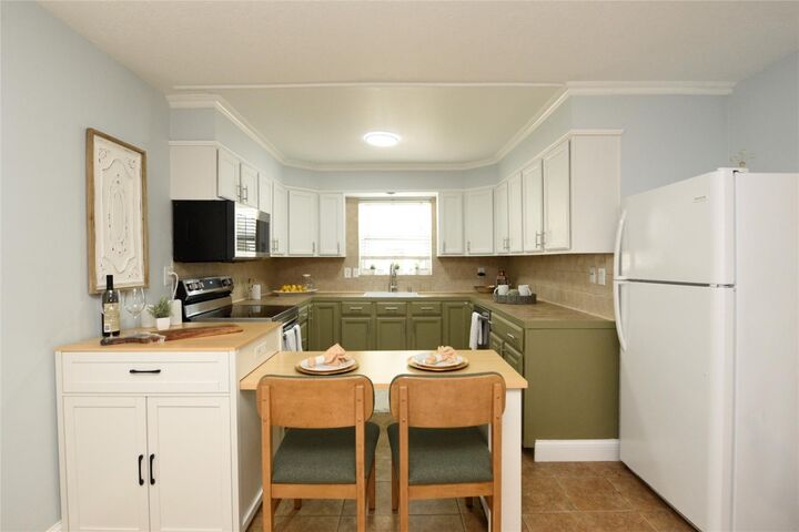 Property Photo:  1010 SE 15th Street 112  FL 33316 